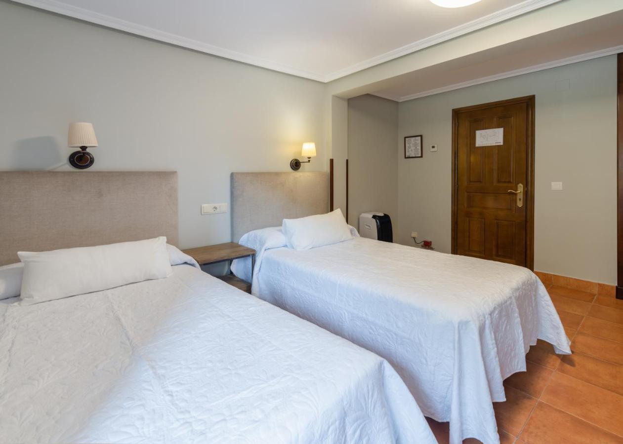 Logis Hotel Restaurante La Casa De Juansabeli Arenas De Cabrales Exteriér fotografie