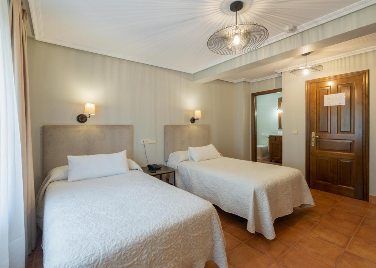Logis Hotel Restaurante La Casa De Juansabeli Arenas De Cabrales Exteriér fotografie