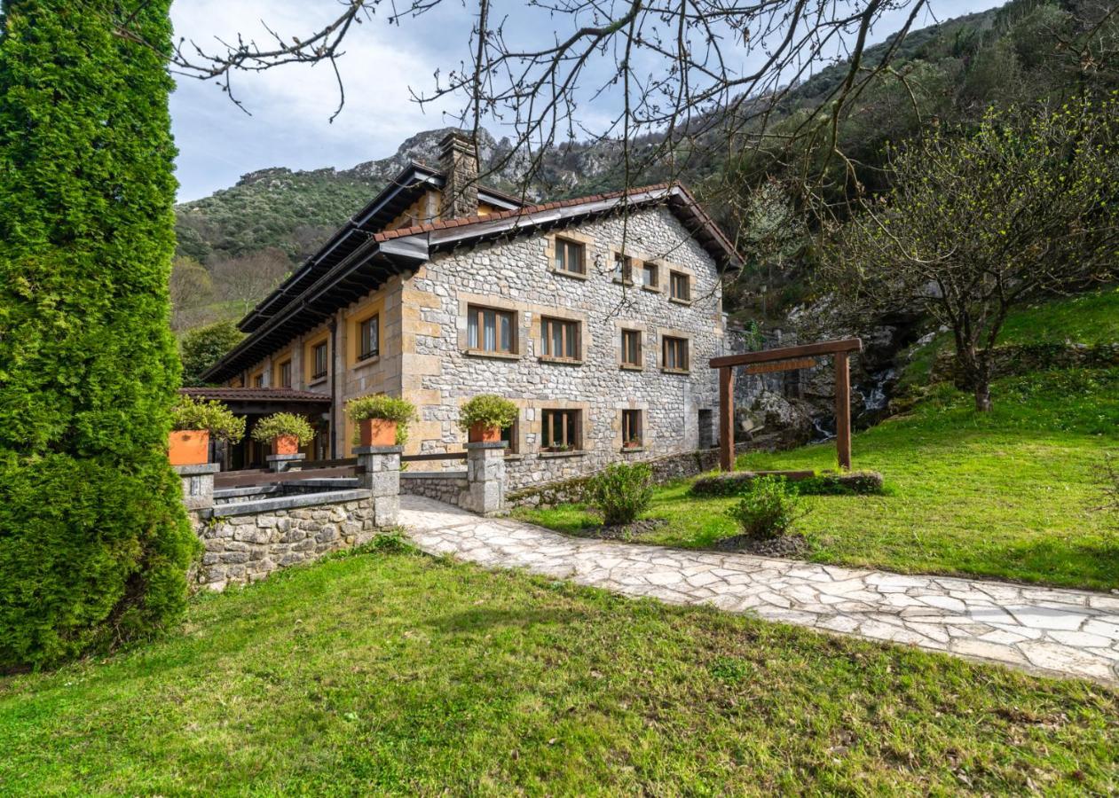 Logis Hotel Restaurante La Casa De Juansabeli Arenas De Cabrales Exteriér fotografie