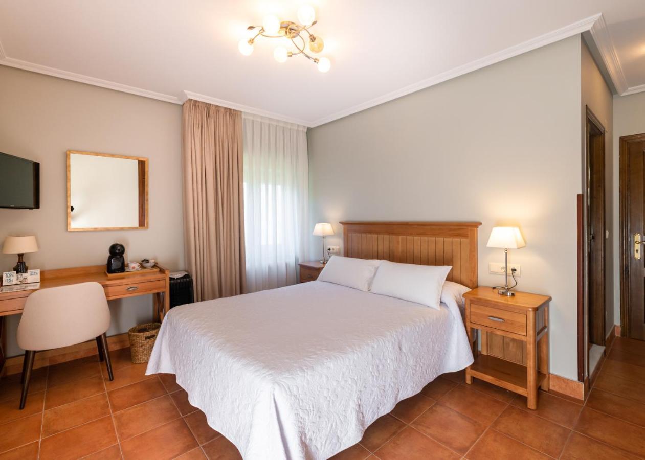 Logis Hotel Restaurante La Casa De Juansabeli Arenas De Cabrales Exteriér fotografie