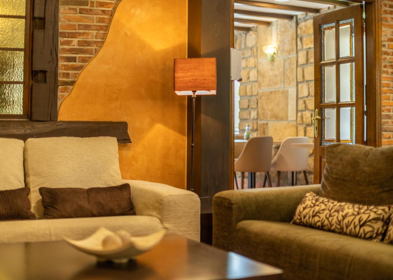 Logis Hotel Restaurante La Casa De Juansabeli Arenas De Cabrales Exteriér fotografie